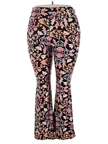 No Boundaries Casual Pants (view 1)
