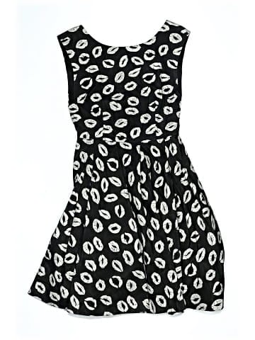 Alice + Olivia Casual Dress (view 1)