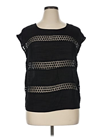 Ava & Viv Short Sleeve Top (view 1)
