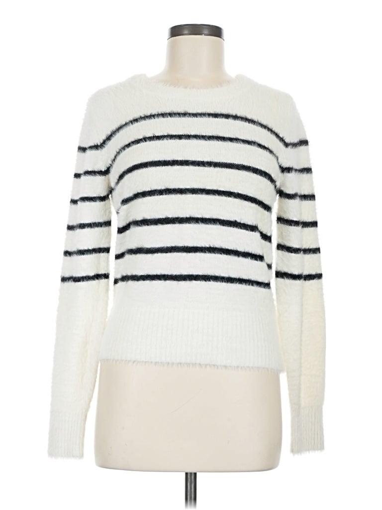 Pre-owned Old Navy Pullover Sweater In White