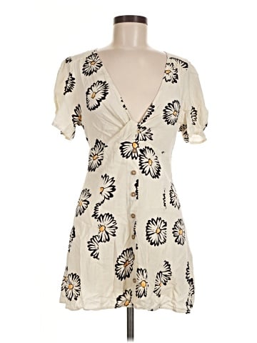 Urban Outfitters Casual Dress (view 1)