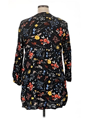 Old Navy Casual Dress (view 2)