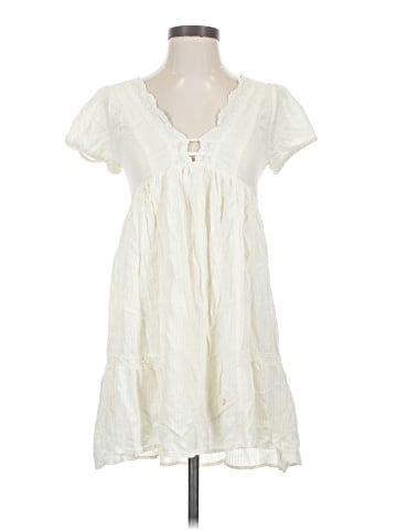 Urban Outfitters Casual Dress (view 1)