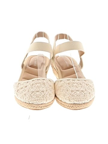 Kelly & Katie Wedges (view 2)