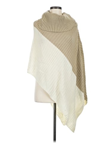 Jessica Simpson Poncho (view 1)