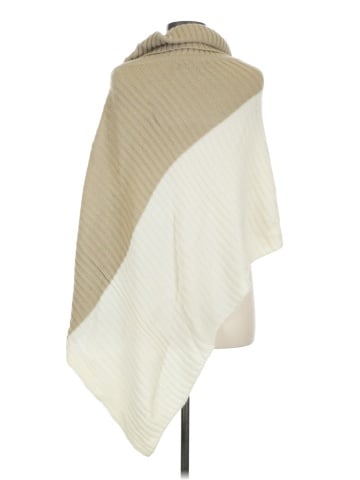 Jessica Simpson Poncho (view 2)