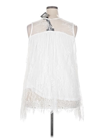 Rain Sleeveless Blouse (view 2)