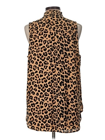 Treasure & Bond Sleeveless Button-Down Shirt (view 2)