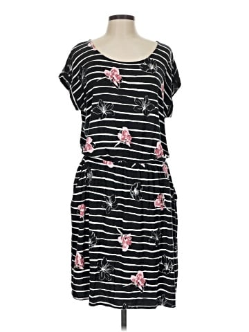 Apt. 9 Casual Dress (view 1)