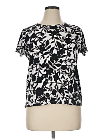 Croft & Barrow Short Sleeve T-Shirt (view 1)