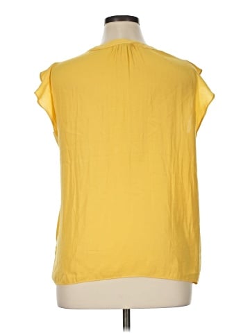 Cupcakes & Cashmere Sleeveless Blouse (view 2)