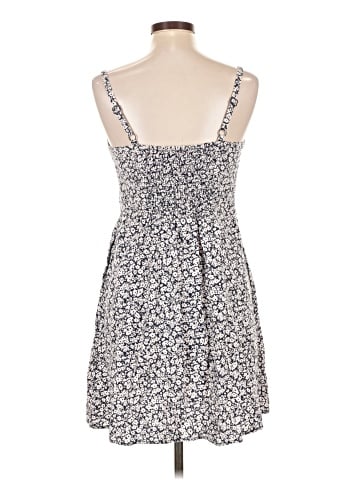 Old Navy Casual Dress (view 2)