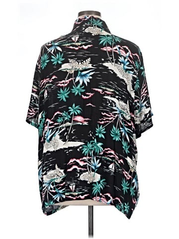 John Paul Richard Short Sleeve Button-Down Shirt (view 2)