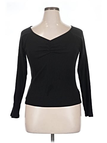 Old Navy Long Sleeve T-Shirt (view 1)