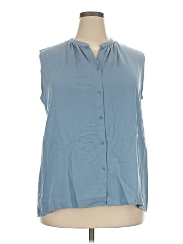 Uniqlo Sleeveless Button-Down Shirt (view 1)
