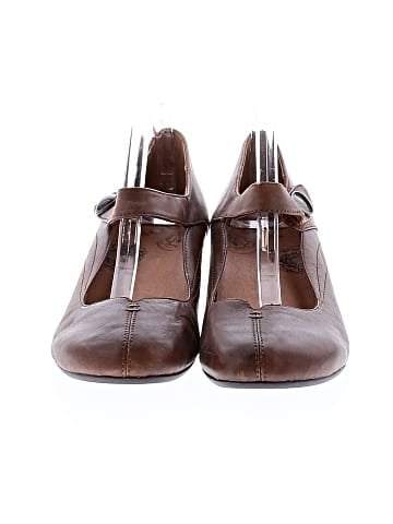 Taos Heels (view 2)