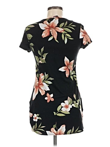 Discreet Short Sleeve Top (view 2)