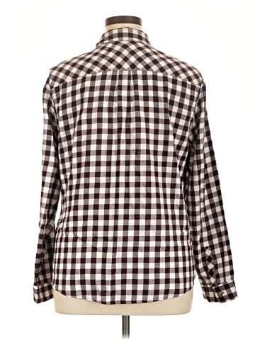 Croft & Barrow Long Sleeve Button-Down Shirt (view 2)
