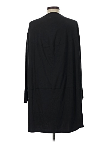 Lululemon Athletica 3/4 Sleeve T-Shirt (view 2)