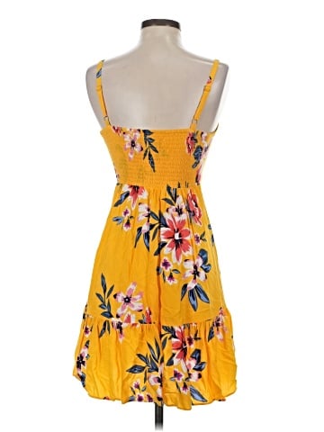 Old Navy Casual Dress (view 2)