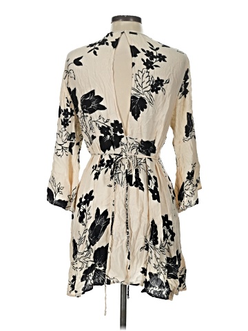 Billabong Casual Dress (view 2)