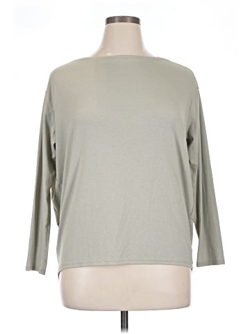 Lululemon Athletica 3/4 Sleeve T-Shirt (view 1)