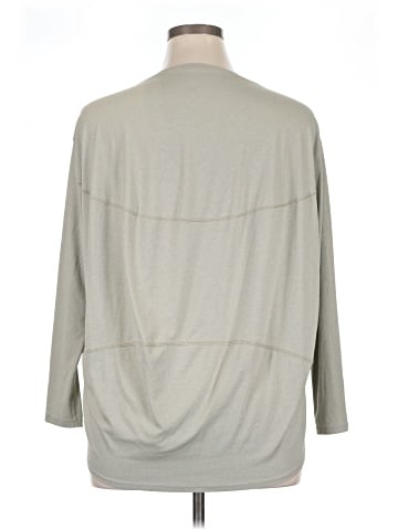 Lululemon Athletica 3/4 Sleeve T-Shirt (view 2)