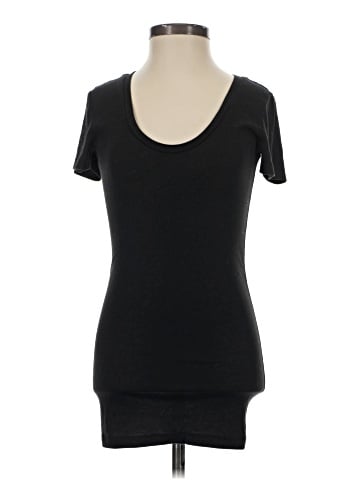 Victoria's Secret Short Sleeve T-Shirt (view 1)