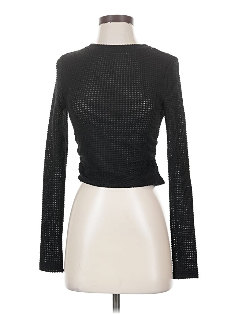 Click to view more detailed imagery on our partner's website Pre-owned Commense Turtleneck Sweater In Black