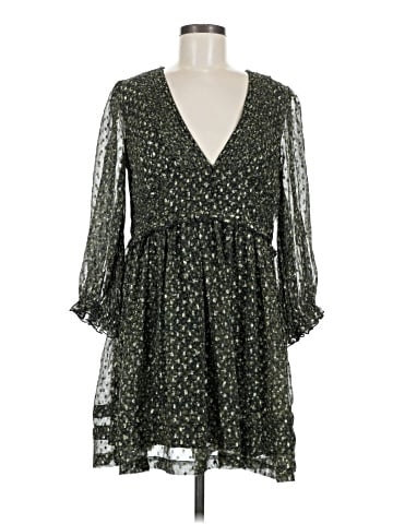 Urban Outfitters Casual Dress (view 1)