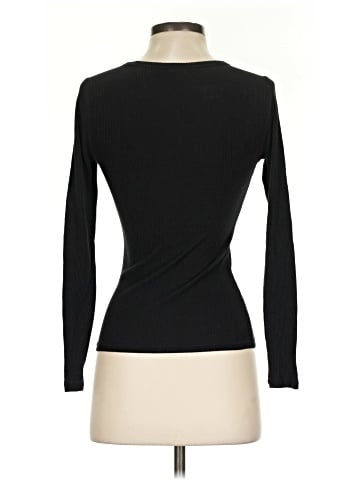 Old Navy Long Sleeve T-Shirt (view 2)