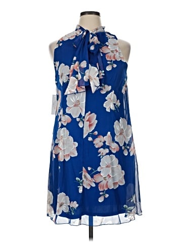 Signature by Robbie Bee Casual Dress (view 1)