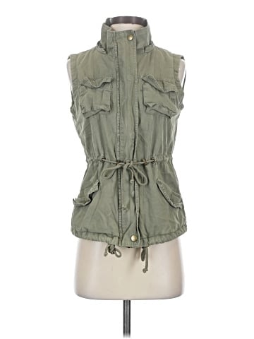 Fashionomics Sleeveless Button-Down Shirt (view 1)