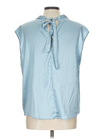 Jon & Anna Sleeveless Blouse (view 2)