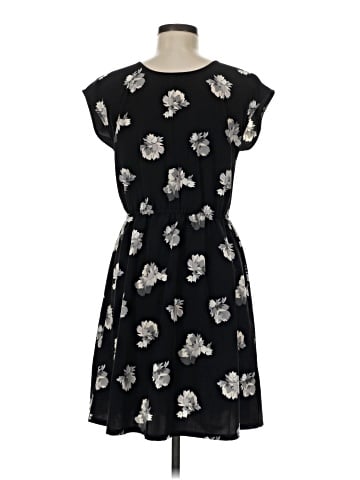 Old Navy Casual Dress (view 2)