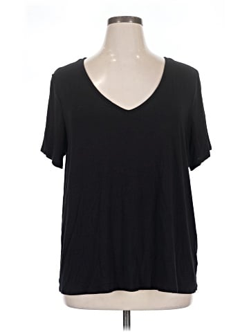 Old Navy Short Sleeve T-Shirt (view 1)
