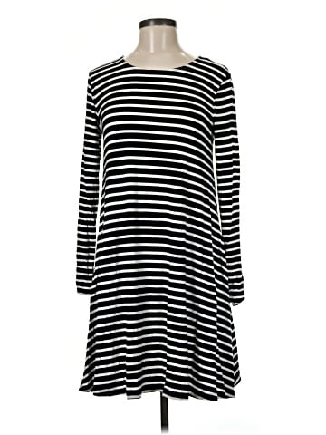 Old Navy Casual Dress (view 1)