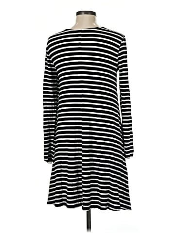 Old Navy Casual Dress (view 2)