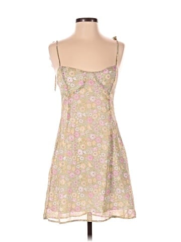 Le Lis Casual Dress (view 1)