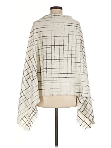 Simply Noelle Poncho (view 2)