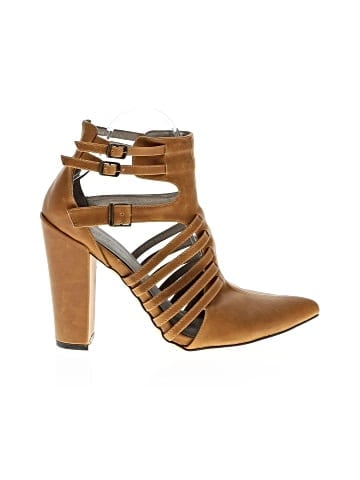 Michael Antonio Heels (view 1)