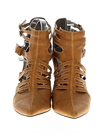 Michael Antonio Heels (view 2)