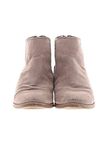 DV Ankle Boots (view 2)
