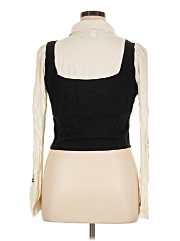 Hot Topic Sleeveless Blouse (view 2)