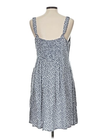 Old Navy Casual Dress (view 2)