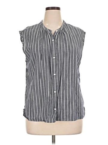 Old Navy Sleeveless Button-Down Shirt (view 1)