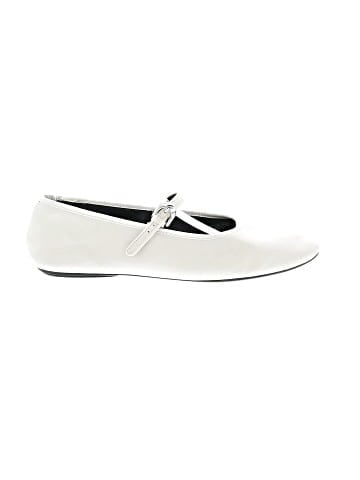 Zara Flats (view 1)