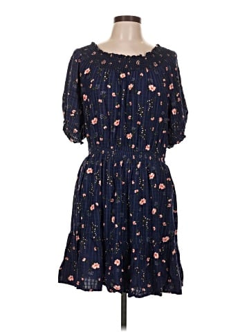 Old Navy Casual Dress (view 1)