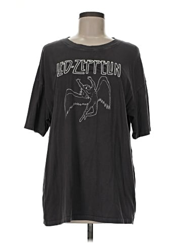 American Eagle Outfitters Short Sleeve T-Shirt (view 1)
