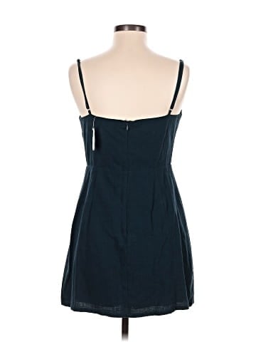 Urban Outfitters Casual Dress (view 2)